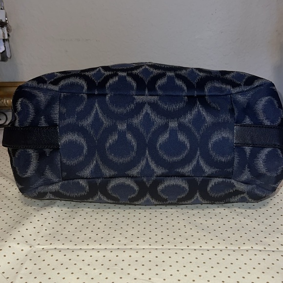 COACH Textured leather Hobo style shoulder bag with 2 hang tags - Picture 5 of 14